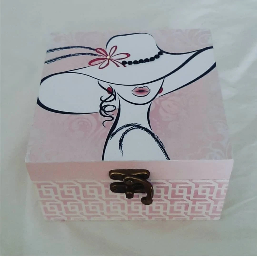 DECOUPAGE
